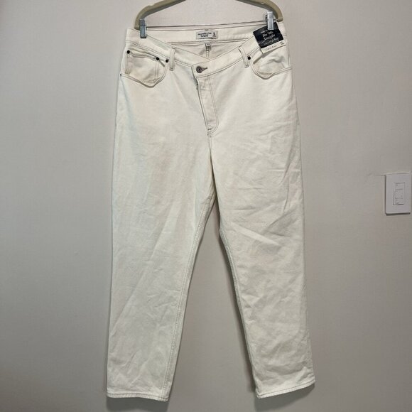 Abercrombie & Fitch NWT The 90s Straight Leg Ultra High Rise Curve Love Jeans - Picture 1 of 7
